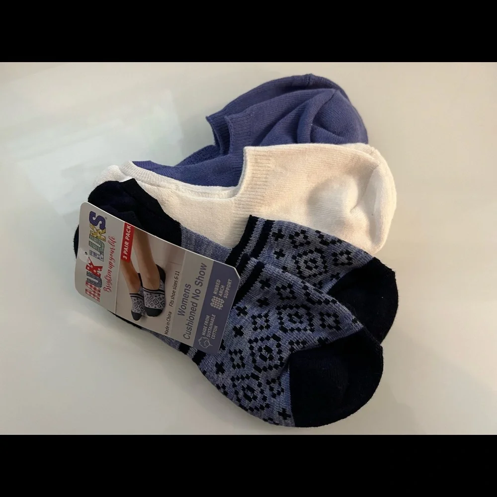 New with tags,no show Muk Luks socks - Picture 2 of 5